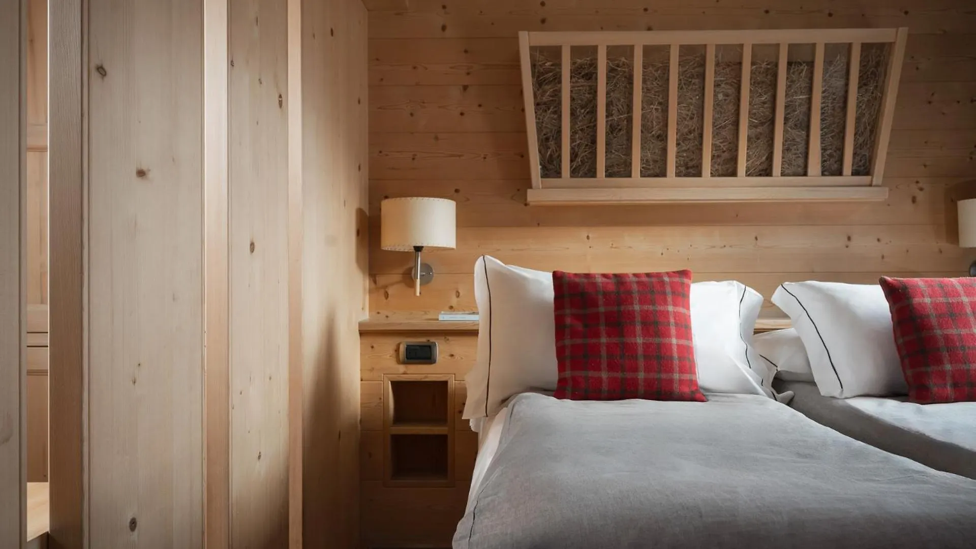Alpen Hotel Chalet Pradelle 3*,  Italy