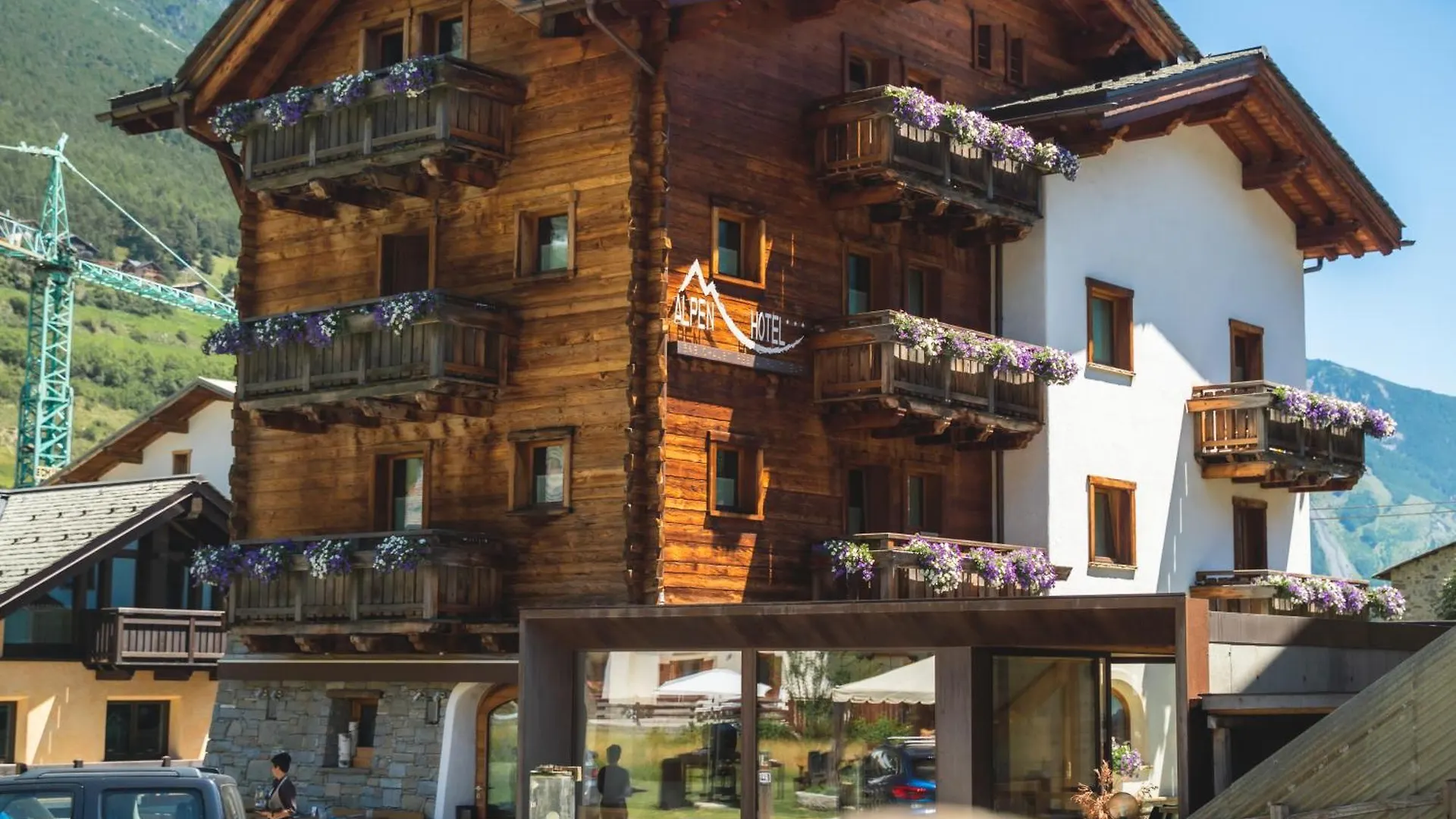 Alpen Hotel Chalet contacts